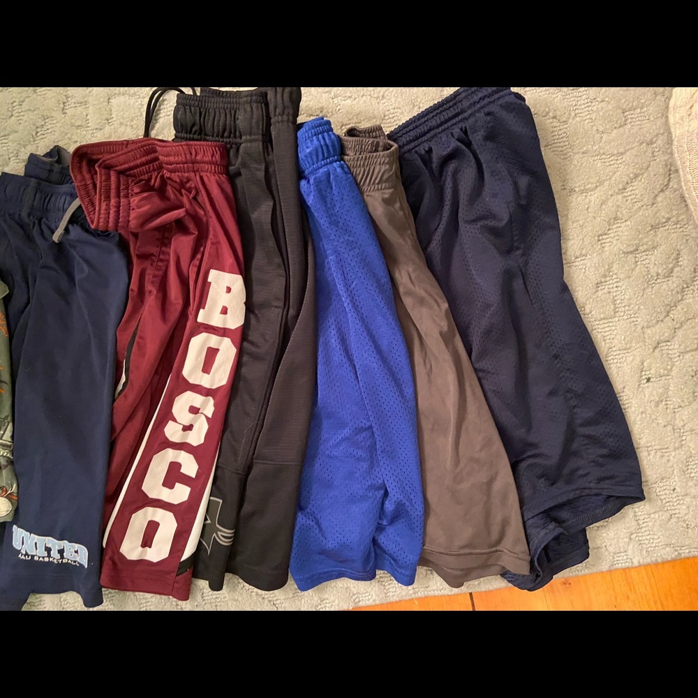 Athletic short Sell out